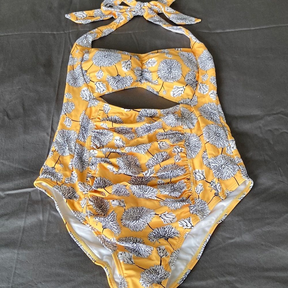 NWT Cupshe 1-Piece Bathing Suit-Yellow w/Dandelion